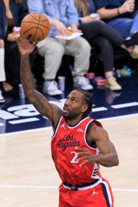 April 2, 2026, Inglewood, California, USA: Kawhi Leonard 2 of the Los Angeles Clippers grabs the rebound during their regular season NBA, Basketball Herren, USA game against the San Antonio Spurs on Thursday April 2, 2026 at Intuit Dome in Inglewood, California. Clippers lose to Spurs, 99-118. ARIANA RUIZ PI Clippers Vs. Spurs  - ZUMAp124 20260402_zaa_p124_034 Copyright: xArianaxRuizx