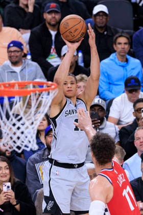 April 2, 2026, Inglewood, California, USA: Carter Bryant 11 of the San Antonio Spurs makes a three point shot attempt as Brook Lopez 11 of the Los Angeles Clippers defends the basket during their regular season NBA, Basketball Herren, USA game on Thursday April 2, 2026 at Intuit Dome in Inglewood, California. Clippers lose to Spurs, 99-118. ARIANA RUIZ PI Inglewood USA - ZUMAp124 20260402_zaa_p124_039 Copyright: xArianaxRuizx