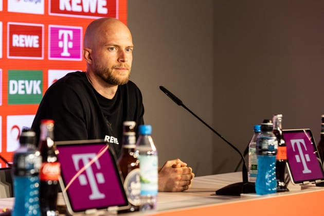 Pressekonferenz, 1.FC Köln, 03.04.2026 Rene Wagner (Cheftrainer, 1.FC Köln) bei der Pressekonferenz vor dem Auswärtsspiel gegen Eitracht Frankfurt. Pressekonferenz, 1.FC Köln, 03.04.2026 DFL regulations prohibit any use of photographs as image sequences and or quasi video. *** Press conference, 1 FC Köln, 03 04 2026 Rene Wagner Head coach, 1 FC Köln at the press conference before the away match against Eitracht Frankfurt Press conference, 1 FC Köln, 03 04 2026 DFL regulations prohibit any use of photographs as image sequences and or quasi video Copyright: xBEAUTIFULxSPORTS Buriakovx