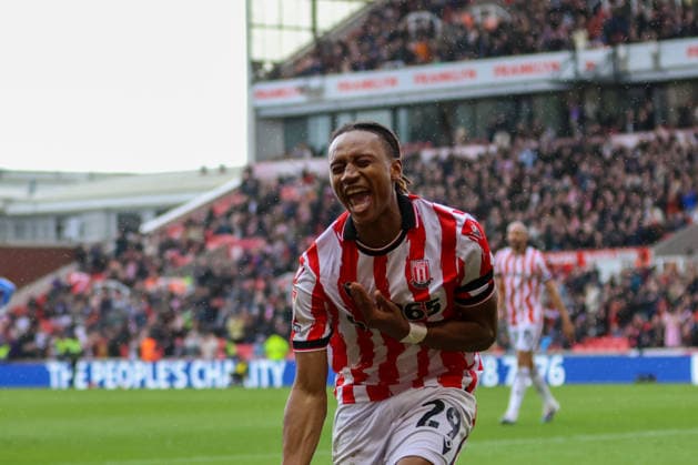 Stoke City v Sheffield Wednesday - Championship 25 26 Stoke City s Lamine Cisse scores their teams second goal of the match and celebrates during match against Sheffield Wednesday - Championship 03.04.2026 Stoke Bet365 Stadium United Kingdom Copyright: xZacharyxLockex