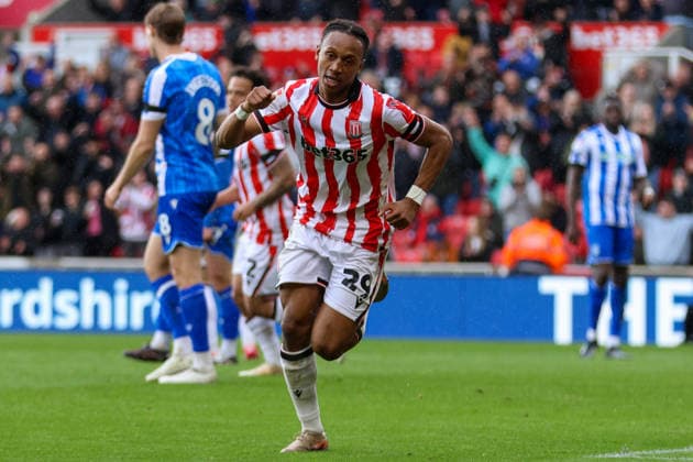 Stoke City v Sheffield Wednesday - Championship 25 26 Stoke City s Lamine Cisse scores their teams second goal of the match and celebrates during match against Sheffield Wednesday - Championship 03.04.2026 Stoke Bet365 Stadium United Kingdom Copyright: xZacharyxLockex