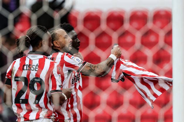 3rd April 2026; Bet365 Stadium, Stoke, Staffordshire, England; EFL Championship Football, Stoke City versus Sheffield Wednesday; Jesurun Rak-Sakyi of Stoke City celebrates his goal with teammates AidanxHunter Content restricted for UK based newspaper
