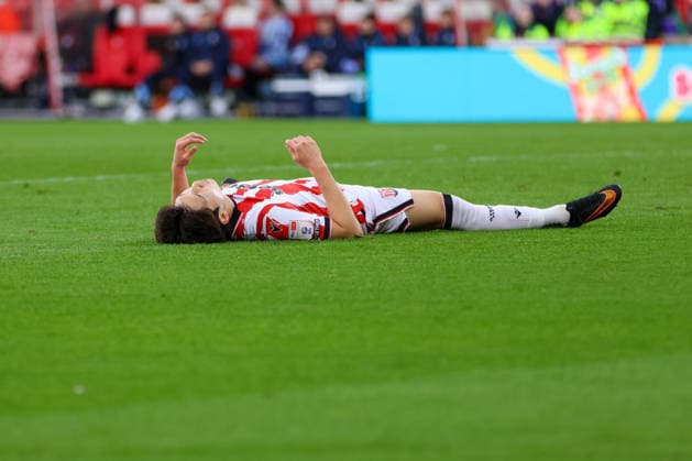 Stoke City v Sheffield Wednesday - Championship 25 26 Stoke City s Bae Junho lying on the ground after chance goes wide during match against Sheffield Wednesday - Championship 03.04.2026 Stoke Bet365 Stadium United Kingdom Copyright: xZacharyxLockex