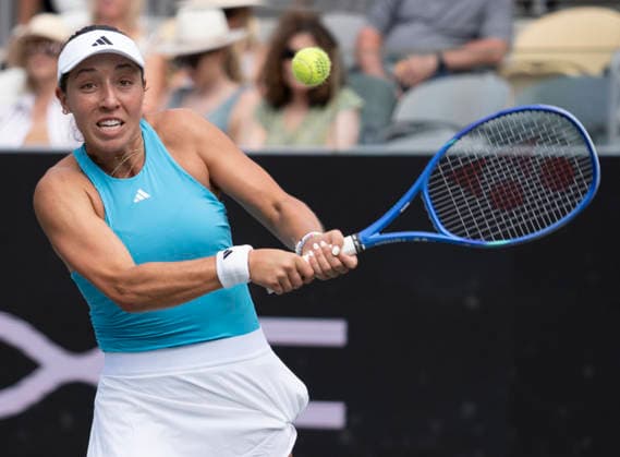 April 3, 2026: Diana Schnaider (RUS) loses to Jessica Pegula (USA) 3-6, 6-3, 6-2, at the Credit One Charleston Open being played at Credit One Staduim in Charleston, South Carolina, {USA} Ã‚ Tennisclix Charleston USA - ZUMAc04_ 20260403_zma_c04_018 Copyright: xLesliexBillmanx
