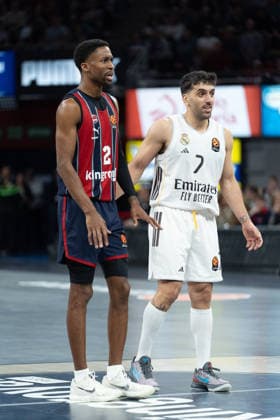 ESP: Kosner Baskonia v Real Madrid Euroleague Kobi Simmons of Baskonia and Facundo Campazzo of Real Madrid during the Euroleague match, between Kosner Baskonia and Real Madrid played at Buesa Arena Stadium on April 3, 2026 in Vitoria Spain Vitoria Pais Vasco Spain Basketball Copyright: xMiguelxGarciax xAgenciaxLOFx