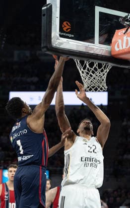 ESP: Kosner Baskonia v Real Madrid Euroleague Edy Tavares of Real Madrid and Mamadi Diakite of Baskonia during the Euroleague match, between Kosner Baskonia and Real Madrid played at Buesa Arena Stadium on April 3, 2026 in Vitoria Spain Vitoria Pais Vasco Spain Basketball Copyright: xMiguelxGarciax xAgenciaxLOFx
