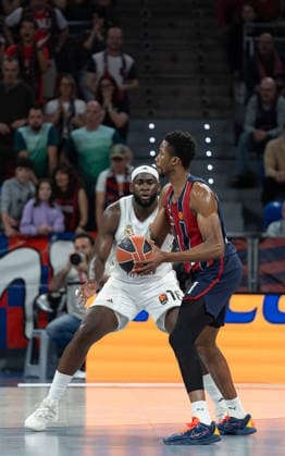 ESP: Kosner Baskonia v Real Madrid Euroleague Usman Garuba of Real Madrid and Mamadi Diakite of Baskonia during the Euroleague match, between Kosner Baskonia and Real Madrid played at Buesa Arena Stadium on April 3, 2026 in Vitoria Spain Vitoria Pais Vasco Spain Basketball Copyright: xMiguelxGarciax xAgenciaxLOFx