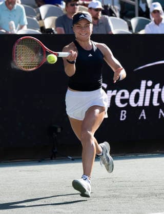 TENNIS 2026: Credit One Charleston Open APRIL 03 April 3, 2026: Iva Jovic (USA) defeated Anna Kalinskaya (RUS) 6-3, 6-4 at the Credit One Charleston Open being played at Credit One Staduim in Charleston, South Carolina USA Ã‚ÂLeslie Billman Tennisclix (Credit Image: Â Leslie Billman Cal Media) Charleston South Carolina USA EDITORIAL USE ONLY Copyright: xx ZUMA-20260403_zma_c04_092.jpg LesliexBillmanx csmphotothree485148