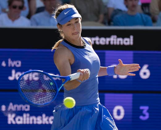 April 3, 2026: Iva Jovic (USA) defeated Anna Kalinskaya (RUS) 6-3, 6-4 at the Credit One Charleston Open being played at Credit One Staduim in Charleston, South Carolina USA Ã‚ Tennisclix Charleston USA - ZUMAc04_ 20260403_zma_c04_089 Copyright: xLesliexBillmanx