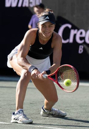 April 3, 2026: Iva Jovic (USA) defeated Anna Kalinskaya (RUS) 6-3, 6-4 at the Credit One Charleston Open being played at Credit One Staduim in Charleston, South Carolina USA Ã‚ Tennisclix Charleston USA - ZUMAc04_ 20260403_zma_c04_090 Copyright: xLesliexBillmanx