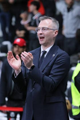 coach Nenad Jakovljevic Virtus Bologna Match BASKETBALL - EUROLEAGUE Virtus Bologna vs Valencia Basket 03-04-2026 during Virtus Bologna vs Valencia BC, Basketball Euroleague match in Bologna, Italy, April 03 2026  Copyright: xValentinoxOrsini IPAxSportx xipa-agency.netx xx IPA_73742108 IPA_Agency_IPA73742108