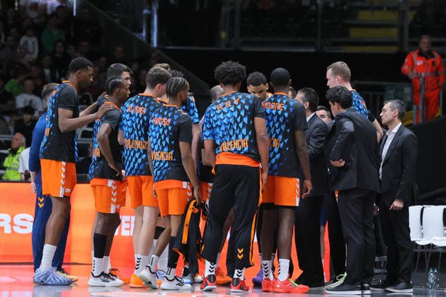 Valecia prepartita during Virtus Bologna vs Valencia BC, Basketball Euroleague match in Bologna, Italy, April 03 2026  Copyright: xValentinoxOrsini IPAxSportx xipa-agency.netx xx IPA_73742110 IPA_Agency_IPA73742110