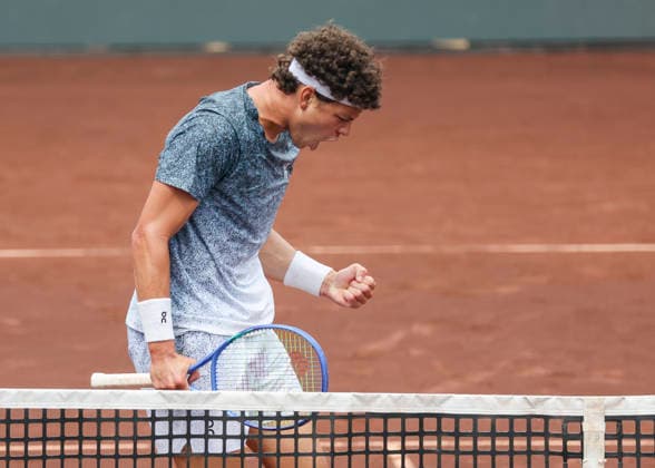 HOUSTON, TX - APRIL 03: Ben Shelton (USA) reacts during the singles quarterfinals of the Men™s Clay Court Championship on April 3, 2026 at River Oaks Country Club in Houston, Texas. (Photo by Leslie Plaza Johnson Icon Sportswire) TENNIS: APR 03 US Men s Clay Court Championship EDITORIAL USE ONLY Icon260403089