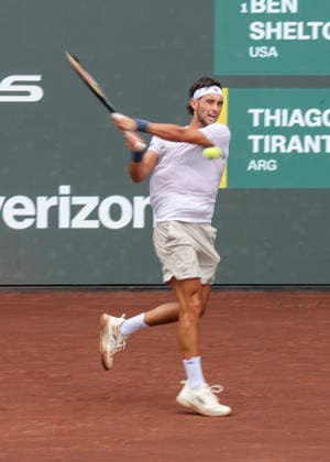 HOUSTON, TX - APRIL 03: Thiago Agustin Tirante (ARG) in action during the singles quarterfinals of the Men™s Clay Court Championship on April 3, 2026 at River Oaks Country Club in Houston, Texas. (Photo by Leslie Plaza Johnson Icon Sportswire) TENNIS: APR 03 US Men s Clay Court Championship EDITORIAL USE ONLY Icon260403131