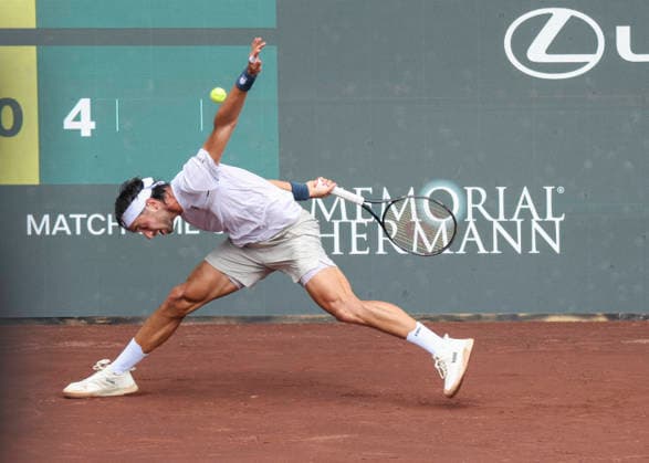 HOUSTON, TX - APRIL 03: Thiago Agustin Tirante (ARG) in action during the singles quarterfinals of the Men™s Clay Court Championship on April 3, 2026 at River Oaks Country Club in Houston, Texas. (Photo by Leslie Plaza Johnson Icon Sportswire) TENNIS: APR 03 US Men s Clay Court Championship EDITORIAL USE ONLY Icon260403132