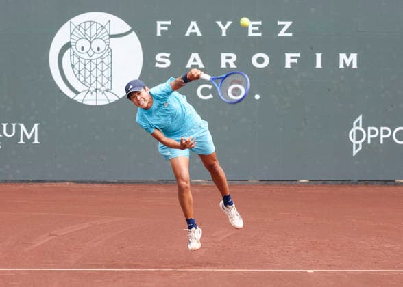 HOUSTON, TX - APRIL 03: Learner Tien (USA) in action during the singles quarterfinals of the Men™s Clay Court Championship on April 3, 2026 at River Oaks Country Club in Houston, Texas. (Photo by Leslie Plaza Johnson Icon Sportswire) TENNIS: APR 03 US Men s Clay Court Championship EDITORIAL USE ONLY Icon260403007