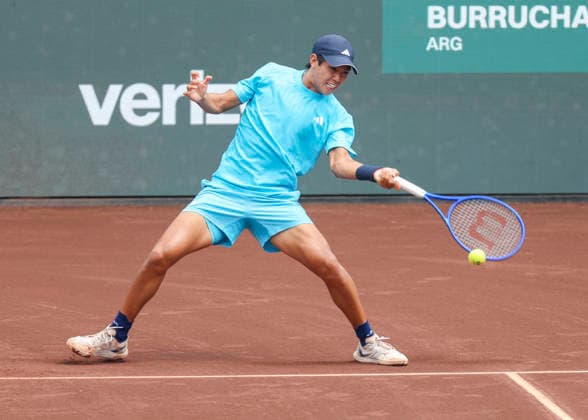 HOUSTON, TX - APRIL 03: Learner Tien (USA) in action during the singles quarterfinals of the Men™s Clay Court Championship on April 3, 2026 at River Oaks Country Club in Houston, Texas. (Photo by Leslie Plaza Johnson Icon Sportswire) TENNIS: APR 03 US Men s Clay Court Championship EDITORIAL USE ONLY Icon260403011