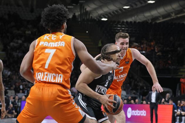 03 Carsen EDWARDS Virtus Bologna Match BASKETBALL - EUROLEAGUE Virtus Bologna vs Valencia Basket 03-04-2026 03v Nate Reuvers Valencia Basket Match BASKETBALL - EUROLEAGUE Virtus Bologna vs Valencia Basket 03-04-2026 07v Braxton Key Valencia Basket Match BASKETBALL - EUROLEAGUE Virtus Bologna vs Valencia Basket 03-04-2026 during Virtus Bologna vs Valencia BC, Basketball Euroleague match in Bologna, Italy, April 03 2026  Copyright: xValentinoxOrsini IPAxSportx xipa-agency.netx xx IPA_73742144 IPA_Agency_IPA73742144