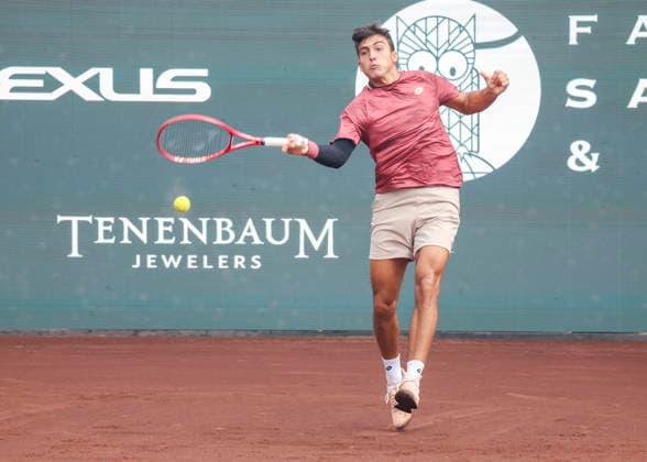 HOUSTON, TX - APRIL 03: Roman Andres Burruchaga (ARG) in action during the singles quarterfinals of the Men™s Clay Court Championship on April 3, 2026 at River Oaks Country Club in Houston, Texas. (Photo by Leslie Plaza Johnson Icon Sportswire) TENNIS: APR 03 US Men s Clay Court Championship EDITORIAL USE ONLY Icon260403037