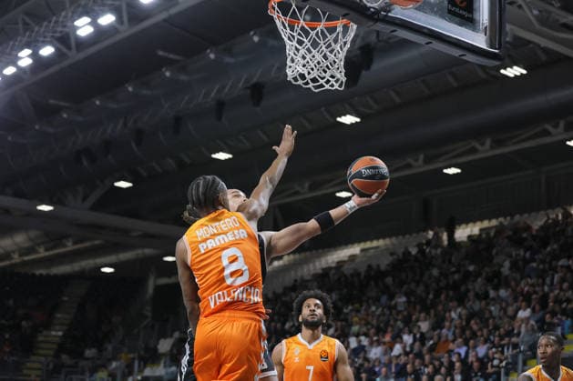 03 Carsen EDWARDS Virtus Bologna Match BASKETBALL - EUROLEAGUE Virtus Bologna vs Valencia Basket 03-04-2026 08 Jean Montero Valencia Basket Match BASKETBALL - EUROLEAGUE Virtus Bologna vs Valencia Basket 03-04-2026 during Virtus Bologna vs Valencia BC, Basketball Euroleague match in Bologna, Italy, April 03 2026  Copyright: xValentinoxOrsini IPAxSportx xipa-agency.netx xx IPA_73742151 IPA_Agency_IPA73742151