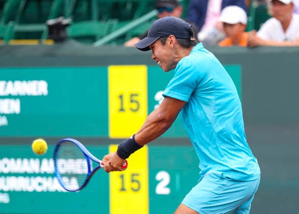 HOUSTON, TX - APRIL 03: Learner Tien (USA) in action during the singles quarterfinals of the Men™s Clay Court Championship on April 3, 2026 at River Oaks Country Club in Houston, Texas. (Photo by Leslie Plaza Johnson Icon Sportswire) TENNIS: APR 03 US Men s Clay Court Championship EDITORIAL USE ONLY Icon260403053