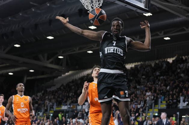 07 Saliou Niang Virtus Bologna Match BASKETBALL - EUROLEAGUE Virtus Bologna vs Valencia Basket 03-04-2026 schiacciata during Virtus Bologna vs Valencia BC, Basketball Euroleague match in Bologna, Italy, April 03 2026  Copyright: xValentinoxOrsini IPAxSportx xipa-agency.netx xx IPA_73742165 IPA_Agency_IPA73742165