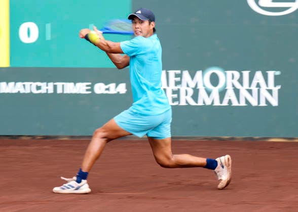 HOUSTON, TX - APRIL 03: Learner Tien (USA) in action during the singles quarterfinals of the Men™s Clay Court Championship on April 3, 2026 at River Oaks Country Club in Houston, Texas. (Photo by Leslie Plaza Johnson Icon Sportswire) TENNIS: APR 03 US Men s Clay Court Championship EDITORIAL USE ONLY Icon260403042