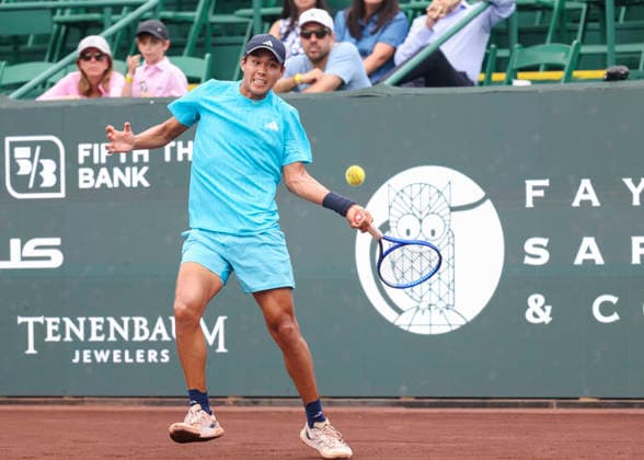 HOUSTON, TX - APRIL 03: Learner Tien (USA) in action during the singles quarterfinals of the Men™s Clay Court Championship on April 3, 2026 at River Oaks Country Club in Houston, Texas. (Photo by Leslie Plaza Johnson Icon Sportswire) TENNIS: APR 03 US Men s Clay Court Championship EDITORIAL USE ONLY Icon260403052