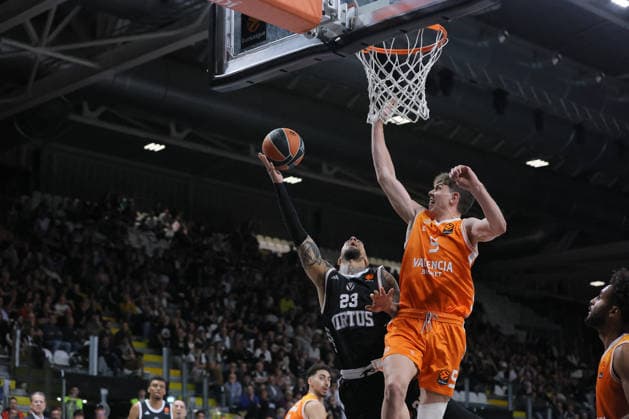 BASKET - Euroleague - Virtus Bologna vs Valencia BC 23 Daniel HACKETT Virtus Bologna Match BASKETBALL - EUROLEAGUE Virtus Bologna vs Valencia Basket 03-04-2026 05 Sergio De Larrea Valencia Basket Match BASKETBALL - EUROLEAGUE Virtus Bologna vs Valencia Basket 03-04-2026 during Virtus Bologna vs Valencia BC, Basketball Euroleague match in Bologna, Italy, April 03 2026 Bologna Italy  Copyright: xIPAxSport ABACAx