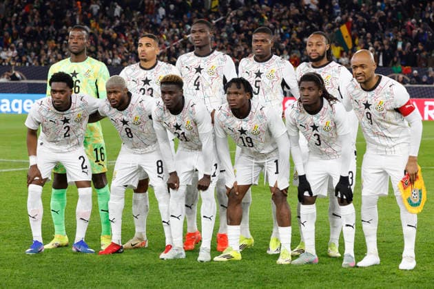 Stuttgart, Deutschland, DFB Fussball Herren A Nationalmannschaft Länderspiel Freundschaftsspiel Deutschland : Ghana 2-1 in der MHP-Arena in Stuttgart am 30.03.2026 Die Nationalmannschaft von Ghana beim Teamfoto: Hintere Reihe v.li.nre.- : Benjamin ASARE (GHA), Alexander DJIKU )GHA), Jonas ADJETEY (GHA), Thomas PARTEY (GHA) , Antoine SEMENYO (GHA) und Kapitän Jordan AYEW (GHA) Vordere Reihe : Derrick KÖHN (GHA) ,Kwasi SIBO (GHA), Kojo Peprah OPPONG (GHA) ,Prince Kwabena ADU (GHA) Caleb YIRENKYI (GHA) v.li.n.re.-