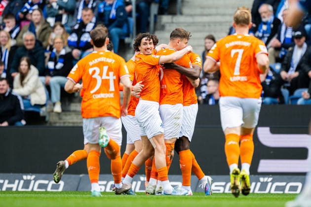 04.04.2026 - Fußball, 2025 2026, 2. Bundesliga, 28. Spieltag, DSC Arminia Bielefeld - SV Darmstadt 98: Jubel nach dem Tor zum 0:1 von Matej Maglica (Darmstadt), (M) Fraser Hornby, (Darmstadt) DFL REGULATIONS PROHIBIT ANY USE OF PHOTOGRAPHS AS IMAGE SEQUENCES AND OR QUASI-VIDEO.