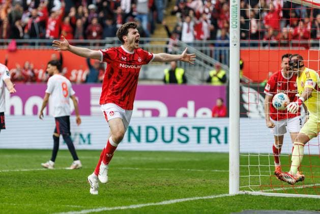 Jacob Rasmussen (1.FC Kaiserslautern) bejubelt den Treffer zum 1:0, 1. FC Kaiserslautern vs Fortuna Duesseldorf, Fussball, 2. Bundesliga, 28. Spieltag, Saison 2025 2026, 04.04.2026 1. FC Kaiserslautern vs Fortuna Duesseldorf, Fussball, 2. Bundesliga, 28. Spieltag, Saison 2025 2026, 04.04.2026
