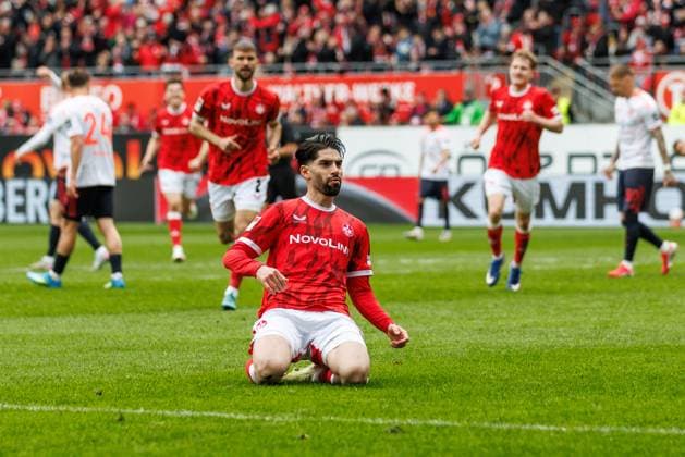 Semi Sahin (1.FC Kaiserslautern) bejubelt den Treffer zum 2:0, 1. FC Kaiserslautern vs Fortuna Duesseldorf, Fussball, 2. Bundesliga, 28. Spieltag, Saison 2025 2026, 04.04.2026 1. FC Kaiserslautern vs Fortuna Duesseldorf, Fussball, 2. Bundesliga, 28. Spieltag, Saison 2025 2026, 04.04.2026