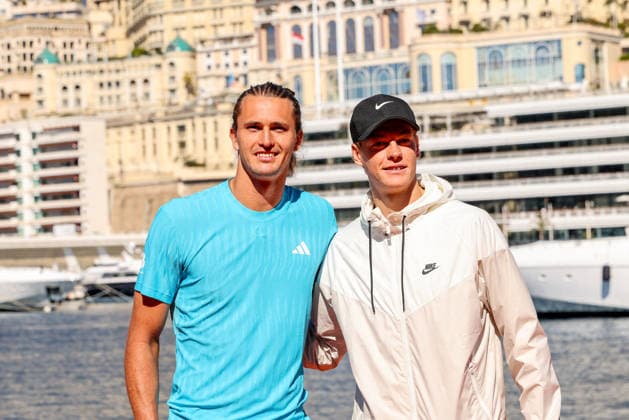 Avant le Rolex Monte-Carlo Masters 2026, Jannik Sinner et Alexander Zverev lors d une exhibition de mini-tennis animée sur la digue de la Station Maritime à Monaco, le 4 avril 2026. Claudia Albuquerque Bestimage Ahead of the Rolex Monte-Carlo Masters 2026, Jannik Sinner and Alexander Zverev during a lively mini-tennis exhibition on the seawall of the Maritime Station in Monaco, on April 4, 2026. Monte-Carlo  Copyright: xClaudiaxAlbuquerquex xBestimagexClaudiaxAlbuquerquex xBestimagex