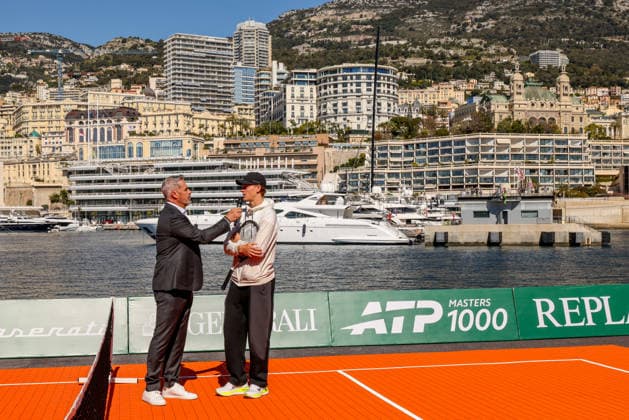 Avant le Rolex Monte-Carlo Masters 2026, Jannik Sinner et Alexander Zverev lors d une exhibition de mini-tennis animée sur la digue de la Station Maritime à Monaco, le 4 avril 2026. Claudia Albuquerque Bestimage Ahead of the Rolex Monte-Carlo Masters 2026, Jannik Sinner and Alexander Zverev during a lively mini-tennis exhibition on the seawall of the Maritime Station in Monaco, on April 4, 2026. Monte-Carlo  Copyright: xClaudiaxAlbuquerquex xBestimagexClaudiaxAlbuquerquex xBestimagex