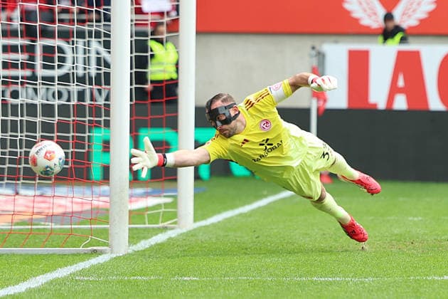 04.04.2026, xrekx, Fussball 2.Bundesliga, 1.FC Kaiserslautern - Fortuna Düsseldorf v.l. Florian Kastenmeier (Fortuna Duesseldorf) (DFL DFB REGULATIONS PROHIBIT ANY USE OF PHOTOGRAPHS as IMAGE SEQUENCES and or QUASI-VIDEO) Kaiserslautern
