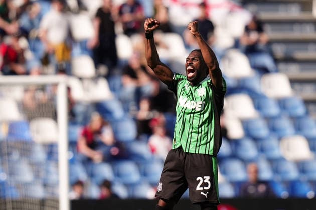 Sassuolo™s Ulisses Garcia celebrates after scoring the 1-1 goal for his team during the Serie A soccer match between Sassuolo and Cagliari at the Mapei Stadium CittÃ del Tricolore in Reggio Emilia, north Italy - Saturday, April 4, 2026 - - Soccer -  Copyright: xMassimoxPaolone LaPressex