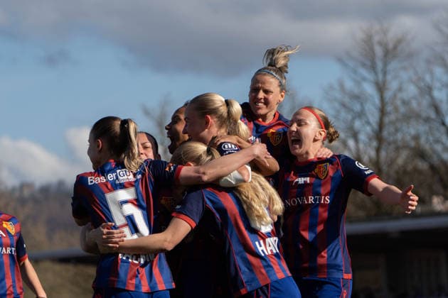 Switzerland: AXA Women s Super League: FC Basel vs Servette FC ChÃªnois FÃ minin, Leichtathletikstadion, Basel: Anna Krog (23 FC Basel) Jubel Copyright: xMelinaxFeldges xSteinsiek.chx