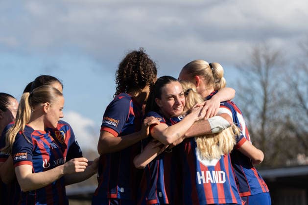 Switzerland: AXA Women s Super League: FC Basel vs Servette FC ChÃªnois FÃ minin, Leichtathletikstadion, Basel: Jubel Copyright: xMelinaxFeldges xSteinsiek.chx
