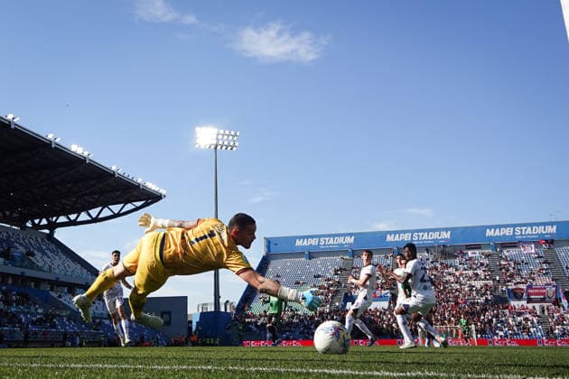 SassuoloÕs Andrea Pinamonti goal 2-1 during the Serie A soccer match between Sassuolo and Cagliari at the Mapei Stadium Cittˆ del Tricolore in Reggio Emilia, north Italy - Saturday, April 4, 2026 - - Soccer -  Copyright: xMassimoxPaolone LaPressex
