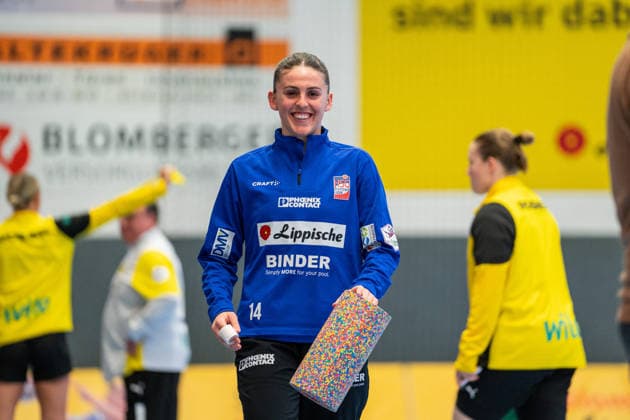 HSG Blomberg-Lippe (GER) vs. Borussia Dortmund (GER), Handball, 1. Handball Bundesliga Frauen, 22. Spieltag, 4.4.2026, Saision 2025 2026, Blomberg Ona Vegue (HSG Blomberg-Lippe, 14) vor dem Spiel Blomberg Sporthalle an der Ulmenallee Deutschland