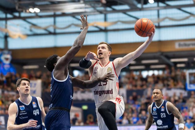 Khyri Thomas (MBC, 0), Andreas Obst (FCBB, 13), Syntainics MBC vs. FC Bayern Muenchen Basketball, Basketball, 1. Bundesliga, Maenner, 28. Spieltag, Saison 2025 26, 04.04.2026. Weißenfels Stadthalle Sachsen-Anhalt Deutschland *** Khyri Thomas MBC, 0 , Andreas Obst FCBB, 13 , Syntainics MBC vs FC Bayern Muenchen Basketball, Basketball, 1 Bundesliga, Men, 28 Matchday, Season 2025 26, 04 04 2026 Weißenfels Stadthalle Sachsen Anhalt Germany