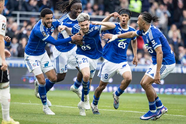 FOOTBALL : Racing Strasbourg (RCS) vs Nice - ligue 1 - Strasbourg - 04 04 26 Joie des joueurs de l equipe de Racing Strasbourg apres le but de Samir El Mourabet 29  Copyright: xelyxandroxcegarrax