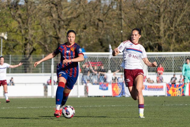 Switzerland: AXA Women s Super League: FC Basel vs Servette FC ChÃªnois FÃ minin, Leichtathletikstadion, Basel: Una Rankic (31 FC Basel) und Amina Muratovic (23 Servette FC ChÃªnois) Copyright: xMelinaxFeldges xSteinsiek.chx