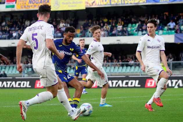 Verona™s Antoine Bernede ™sopportunity during the Serie A soccer match between Hellas Verona and Fiorentina at the Bentegodi Stadium in Verona, north west Italy - Saturday , April 4 , 2026. - Soccer .  Copyright: xPaolaxGarbuio Lapressex