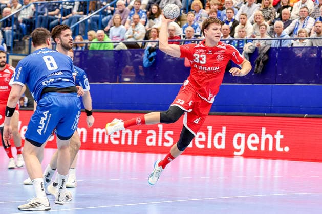 04.04.2026, xsscx, Handball, HBL, TBV Lemgo-Lippe - MT Melsungen, Saison 2025 2026 Herren, PHOENIX CONTACT arena: Aaron Mensing (MT Melsungen 33) beim Wurf Photo: xSandraxScherningxPressefotoKochx Nordrhein-Westfalen Deutschland
