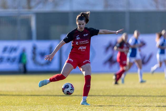 Switzerland: AXA Womens Super League 2025 26, GC Frauenfussball vs FC Aarau Frauen - GC Campus, Niederhasli: Celia Hofer of FC Aarau Frauen controls the ball Copyright: xPascalxKesselmarkx