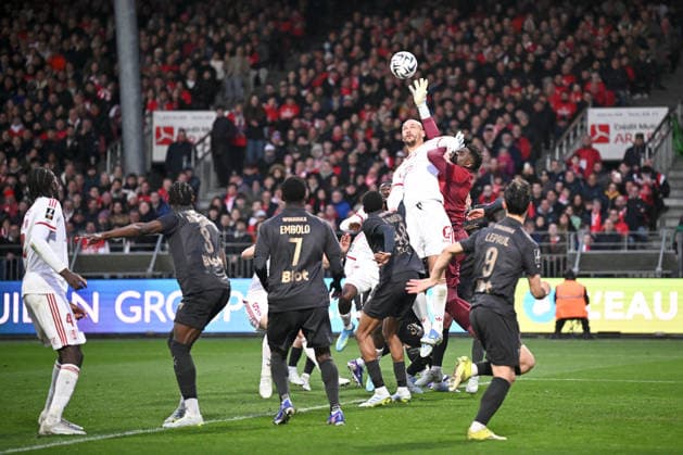 Stade Brestois 29 v Stade Rennais FC - Ligue 1 McDonald s 2025 2026 19 Ludovic AJORQUE (sb29) - 30 Brice SAMBA (srfc) during the Ligue 1 McDonald s match between Brest and Rennes at Stade Francis Le Ble on April 4, 2026 in Brest, France. Brest France  Copyright: xFEPx 776348345