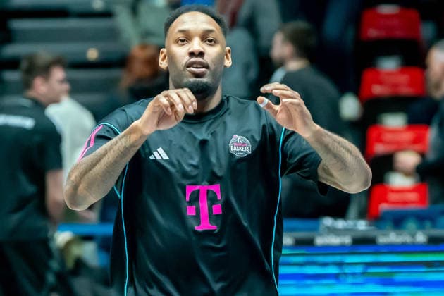 Chemnitz, Deutschland 04. April 2026: 1.BBL - 2025 2026 - Niners Chemnitz gegen Telekom Baskets Bonn Im Bild: Jeff Garrett Jr. (Bonn) Copyright: xFotostandx xNachtigallx