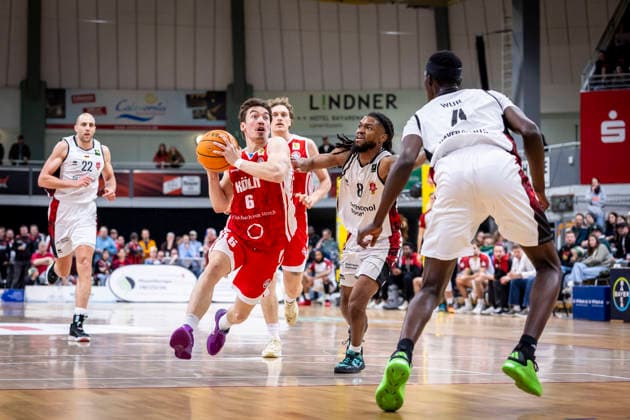 Barmer 2. Basketball Bundesliga ProA: Bayer Giants Leverkusen vs. RheinStars Koeln, 04.04.26 Leverkusen, 04.04.26 - Jasper Günther (RheinStars Köln, 6) während des Spiels der Barmer 2. Basketball Bundesliga ProA: Bayer Giants Leverkusen vs. RheinStars Koeln in der Ostermann Arena in Leverkusen. Copyright: xBEAUTIFULxSPORTS LeahxKohringx